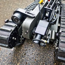 机器人跟踪车辆由复合CJ和Ultracomp轴承。